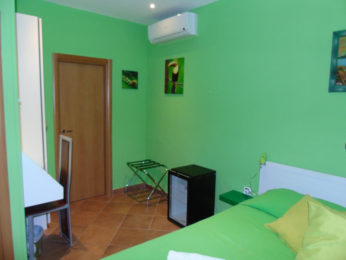 Hotel Rainbow Arma di Taggia Exteriör bild